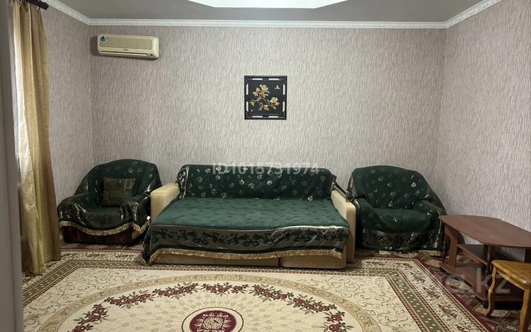 Отдельный дом · 2 комнаты · 80 м² · 5 сот., мкр Шанхай, Бр Жубановых — Макаренко за 140 000 ₸ в Актобе — фото 2