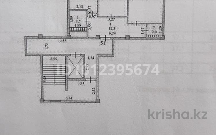 2-бөлмелі пәтер · 67 м² · 6/9 қабат, Просп. Султана Бейбарыса 437, бағасы: 27 млн ₸ в Атырау, мкр Авангард-2 — фото 2