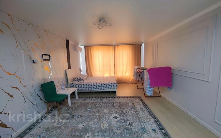1-комнатная квартира · 30 м² · 2/9 этаж, мкр Аккент за 200 000 ₸ в Алматы, Алатауский р-н — фото 2