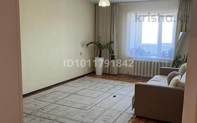 1-комнатная квартира · 43 м² · 4/9 этаж, мкр 4 38 за 120 000 ₸ в Уральске — фото 2