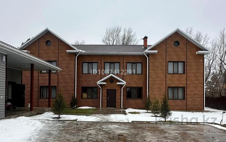 Дом · 8 комнат · 436 м², Алия молдагулова 1Б за 250 000 ₸ в  — фото 2