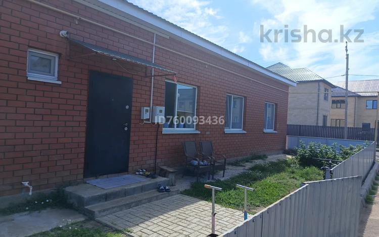 3-комнатная квартира · 81 м² · 1/1 этаж, ул даулеткерея за 30 млн 〒 в Уральске — фото 2