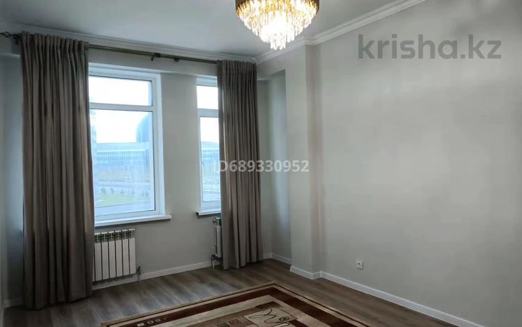 1-комнатная квартира, 42 м², 2/8 этаж помесячно, Туркистан 34Б за 180 000 〒 в Астане, Есильский р-н — фото 2