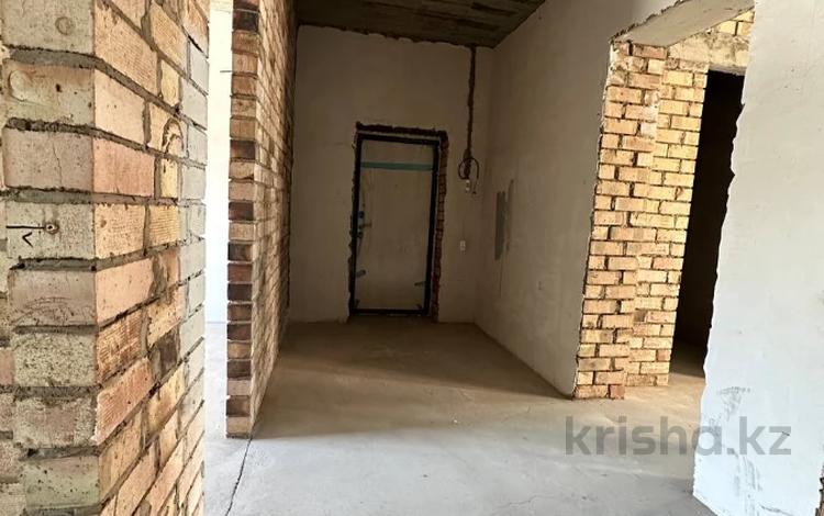 3-бөлмелі пәтер · 83.2 м² · 1/3 қабат, мкр Михайловка , Жангозина 5/2, бағасы: 40 млн ₸ в Караганде, Казыбек би р-н — фото 2