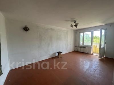 2-бөлмелі пәтер · 44 м² · 4/5 қабат, Самал, бағасы: 13 млн ₸ в Талдыкоргане, мкр Самал
