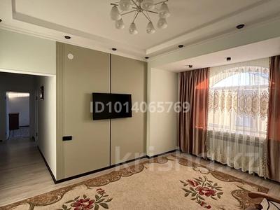 2-комнатная квартира · 70 м² · 8/8 этаж, мкр Нурсая, Султанахмет Кожыков 4 — Возле административной полиции за 250 000 ₸ в Атырау