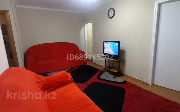 3-комнатная квартира · 48 м² · 2/4 этаж, Утепбаева 4 — Пр Ауэзова за 180 000 〒 в Семее — фото 2