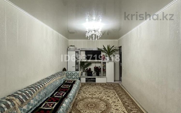 3-комнатная квартира, 69 м², 2/4 этаж, Кабанбай батыр 2 за 30 млн 〒 в Шымкенте, Аль-Фарабийский р-н — фото 2