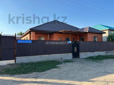 Жеке үй · 6 бөлме · 243 м² · 10 жүзд., Бейбарыс султана 111, бағасы: 55 млн ₸ в Актобе, жилой массив Акжар-2
