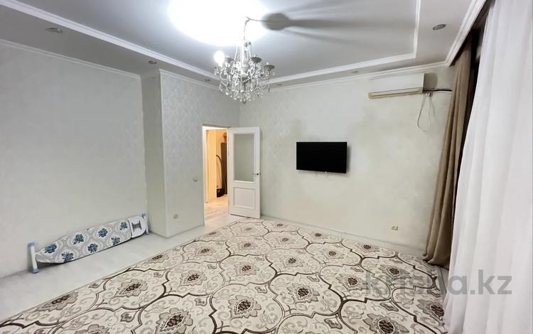 1-комнатная квартира · 52 м² · 5/11 этаж, 16-й мкр 57 за 150 000 ₸ в Актау — фото 2