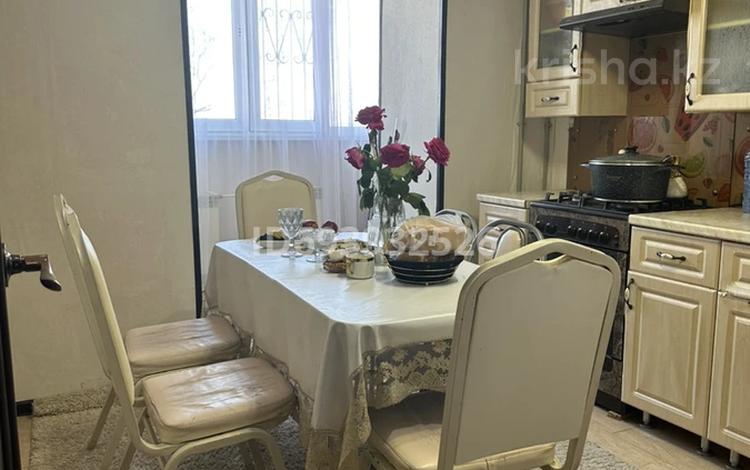 2-комнатная квартира · 56 м² · 5/5 этаж, Оразбвева 2/1 за 15.5 млн 〒 в Уральске — фото 2