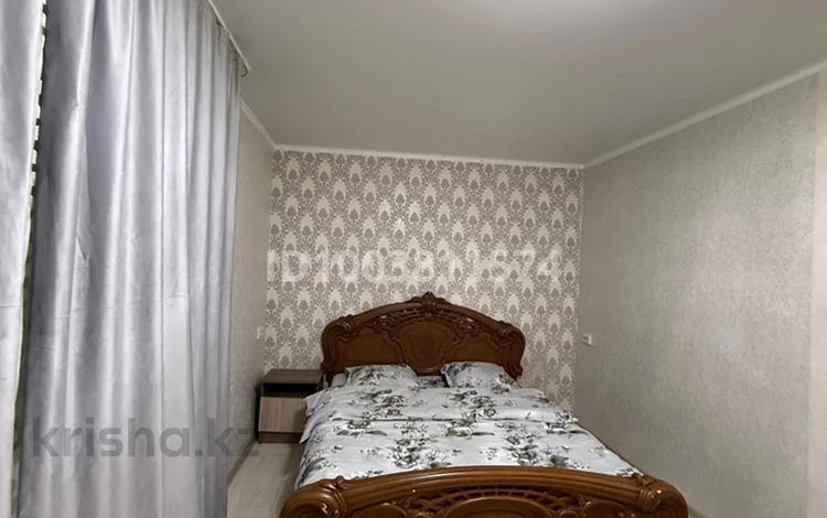 3-комнатная квартира · 60 м² · 1/4 этаж, Абая — Авиценна гостиница Рахат за 17 000 〒 в Кокшетау — фото 2