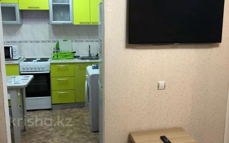 1-комнатная квартира, 34 м², 1/5 этаж посуточно, Короленко 7 — Крупская за 8 500 〒 в Павлодаре — фото 2