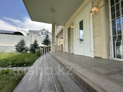 Отдельный дом · 7 комнат · 500 м² · 10 сот., Жанибекова — Омарова за 550 млн ₸ в Алматы, Медеуский р-н