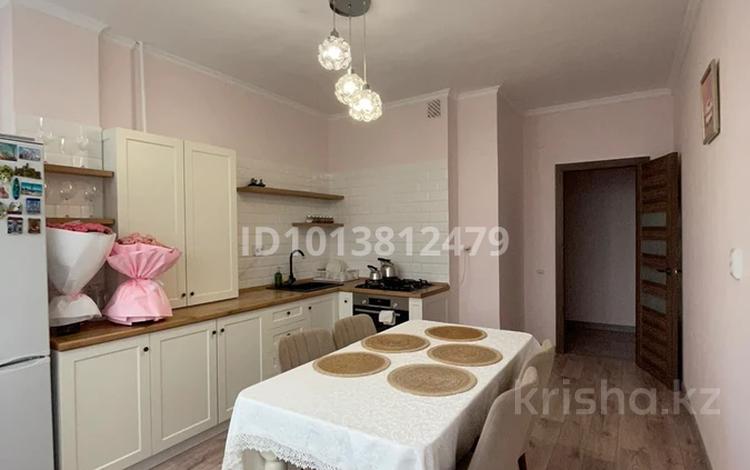 2-комнатная квартира · 63 м² · 8/9 этаж, мкр Мамыр-3 за 47.5 млн ₸ в Алматы, Ауэзовский р-н — фото 2
