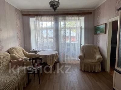 Продажа квартир в Карагандинской обл.: 4-комнатная квартира · 88 м² · 2/4 этаж, Республики 14 за 19 млн 〒 4-комнатная квартира · 88 м² · 2/4 этаж, Республики 14 за 19 млн 〒 в Темиртау