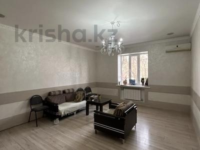 4-бөлмелі пәтер · 130 м² · 2/3 қабат, Казыбек би 29 — Тауке хан, бағасы: 45 млн ₸ в Шымкенте, Туран р-н