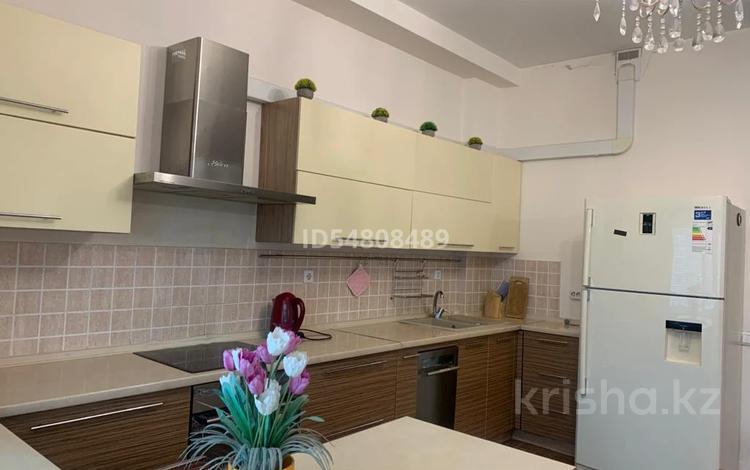 3-комнатная квартира · 139 м² · 7/16 этаж, Кунаева 12 — Акмешит, Байтерек за 380 000 ₸ в Астане, Алматы р-н — фото 9