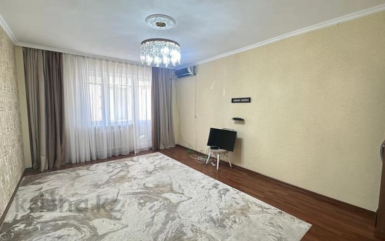 2-бөлмелі пәтер · 75 м² · 7/9 қабат, Алмагүл ш/а. 3, бағасы: 22 млн ₸ в Атырау, мкр. Алмагуль — фото 2