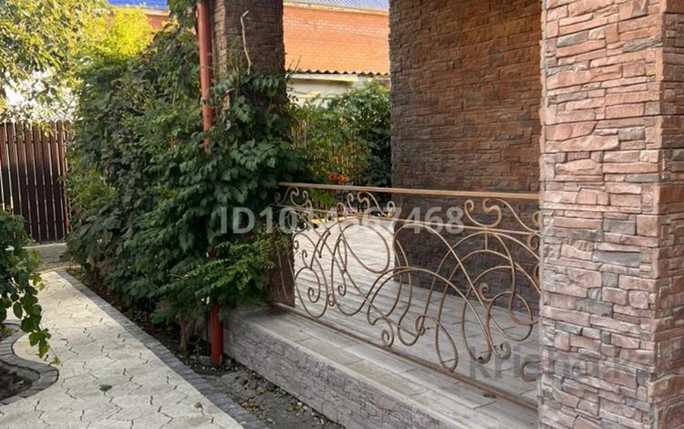 Жеке үй · 3 бөлме · 140 м² · 8 жүзд., Мукана Наурызалиева 21, бағасы: 800 000 ₸ в Атырау, мкр Жилгородок — фото 2