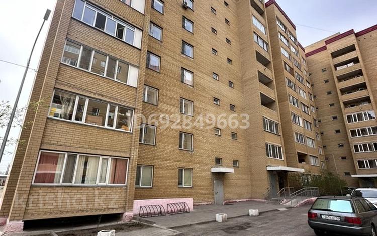 2-комнатная квартира, 74 м², 4/10 этаж, Ермекова 106/2 за 22 млн 〒 в Караганде, Казыбек би р-н — фото 2