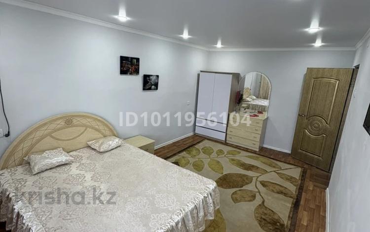 1-комнатная квартира · 52 м² · 4/5 этаж, Сулейменова 70 за 16 000 ₸ в  — фото 2
