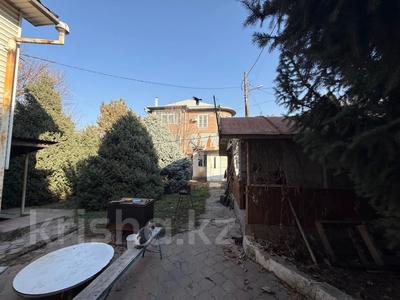 Отдельный дом · 5 комнат · 299 м² · 6.6 сот., мкр Дубок-2 266 за 150 млн ₸ в Алматы, Ауэзовский р-н