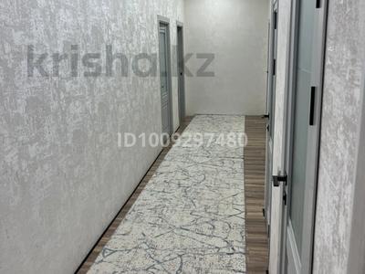 4-комнатная квартира · 105 м² · 1/7 этаж, 17-й мкр ЖК Махаббат — 17 мкр возле 110 дома за 45 млн ₸ в Актау
