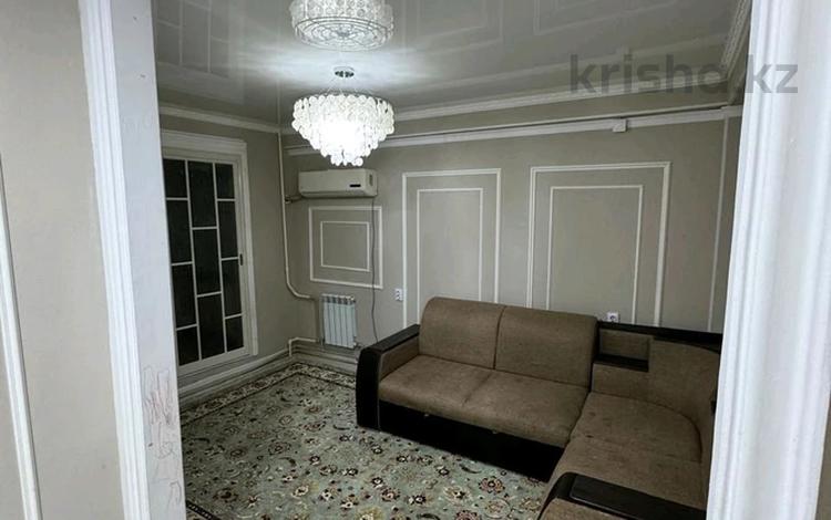 4-комнатная квартира, 90 м², 2/5 этаж помесячно, 8 микрорайон 4