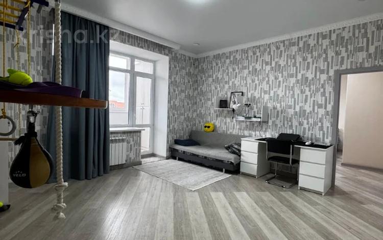 5-бөлмелі пәтер · 180 м² · 7/9 қабат, мкр. Алтын орда, проспект Тауелсиздик, бағасы: 62 млн ₸ в Актобе — фото 4