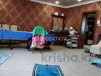 Отдельный дом · 6 комнат · 240 м² · 10 сот., мкр Кунгей , Мкр Кунгей, ул ондасынова — Магазин жанара за 43 млн 〒 в Караганде, Казыбек би р-н