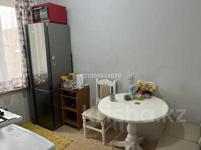 2-комнатная квартира · 45 м² · 2/2 этаж, Одесса 5 за 120 000 ₸ в Атырау, мкр Жилгородок