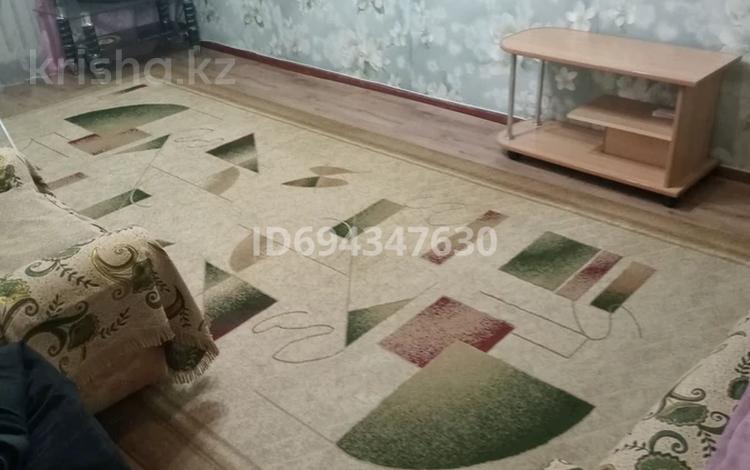 2-бөлмелі пәтер · 42 м² · 1/5 қабат, Комарова, бағасы: 10 000 ₸ в Алтае — фото 3