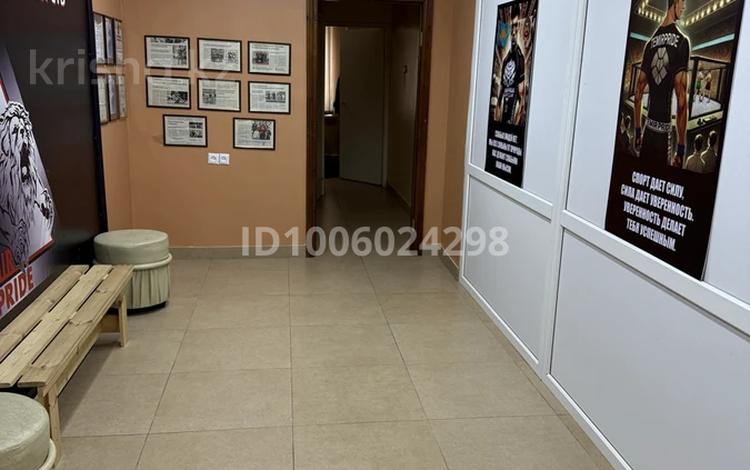 Офисы, салоны красоты, медцентры и аптеки, образование, конференц-залы, кабинеты и рабочие места, студии · 68 м² за 120 000 〒 в Темиртау — фото 2