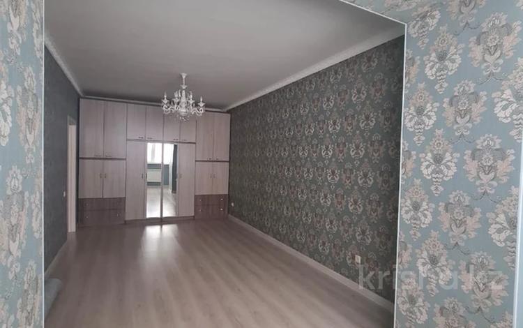 1-бөлмелі пәтер · 52 м² · 4/5 қабат, Алтын орда ш/а., Тауелсиздик 5/2, бағасы: 19.8 млн ₸ в Актобе, мкр. Алтын орда — фото 13