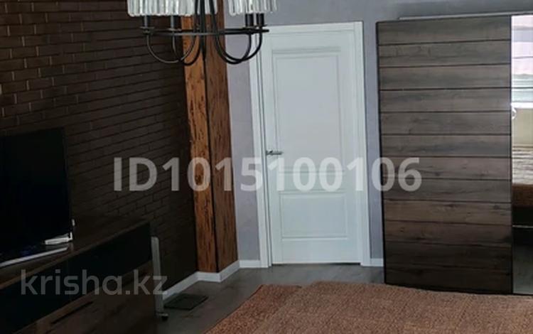 2-бөлмелі пәтер · 70 м² · 9/25 қабат, 11 ш/а. 112 — Абулхаир зана, бағасы: 25 000 ₸ в Актобе, мкр 11 — фото 2