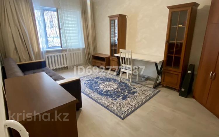 1-комнатная квартира, 39 м², 1/9 этаж помесячно, мкр Аксай-5 — Мамышулы