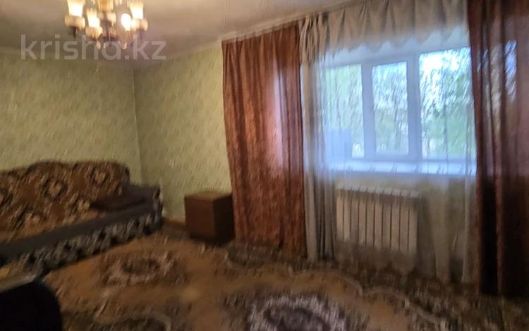2-комнатная квартира · 56 м² · 1/2 этаж, Пос.Строительный за 40 000 ₸ в Семее — фото 2