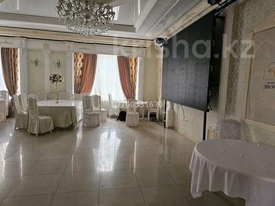 Қоғамдық тамақтану орны, ойын-сауық · 667 м², бағасы: 270 млн 〒 в Уральске