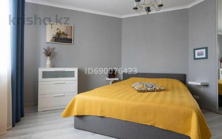 2-бөлмелі пәтер, 60 м², 3/13 қабат тәулігіне, Розыбакиева 247, бағасы: 24 000 〒 в Алматы, Бостандыкский р-н — фото 2