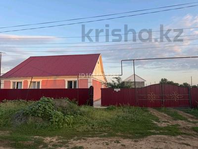 Жеке үй · 5 бөлме · 175 м² · 16 жүзд., Бейбитшилик 6 — Теректи,Пойма, бағасы: 18 млн ₸ в Уральске