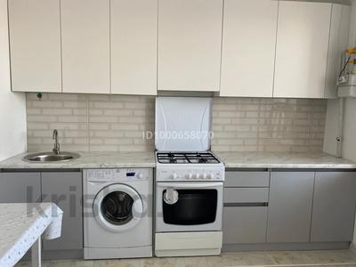 Аренда квартир в Актюбинской обл.: 1-комнатная квартира · 43 м² · 5/5 этаж · помесячно, Бокенбай батыра 157 — Район Юнис Сити за 110 000 〒 1-комнатная квартира · 43 м² · 5/5 этаж · помесячно, Бокенбай батыра 157 — Район Юнис Сити за 110 000 〒 в Актобе, квартал Авиатор-2