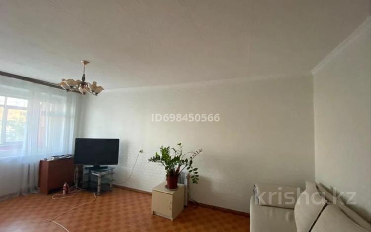 2-комнатная квартира · 50 м² · 5/6 этаж, мкр 4 31 — 4 мкр за 140 000 〒 в Уральске — фото 2