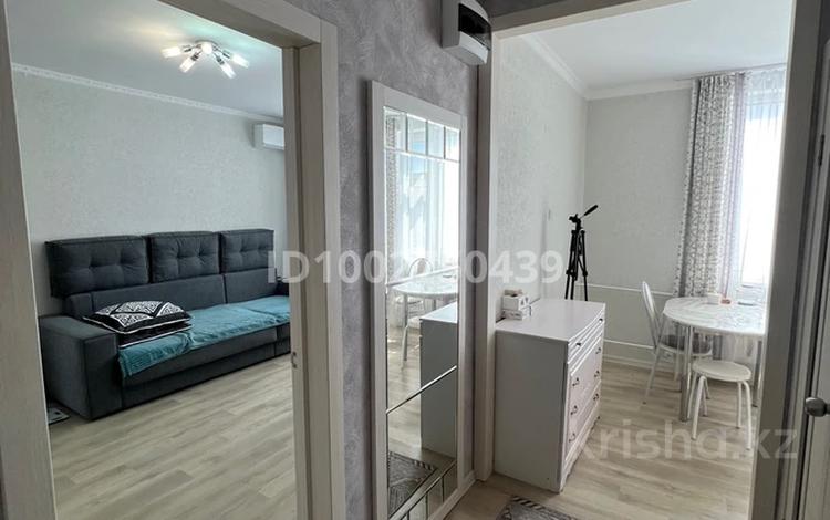 1-бөлмелі пәтер · 33 м² · 8/9 қабат, 5 мкр 37, бағасы: 15 млн ₸ в Аксае — фото 2