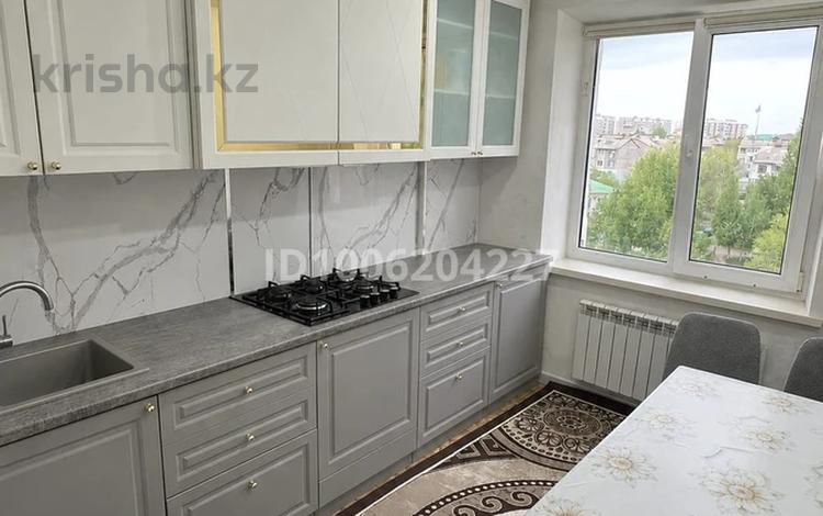 4-бөлмелі пәтер · 90 м² · 7/9 қабат, Қонаев ш/а., бағасы: 25 млн ₸ в Уральске, мкр Кунаева — фото 2