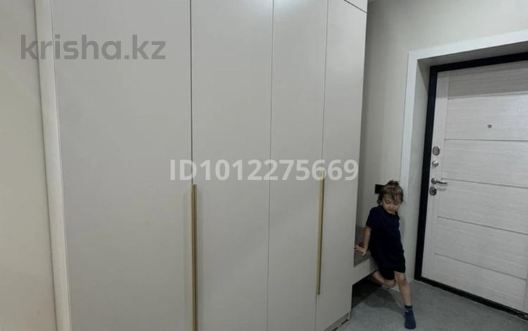 2-бөлмелі пәтер · 95 м² · 5/10 қабат, мкр. Алтын орда 19Г, бағасы: 35 млн ₸ в Актобе, мкр Авиатор — фото 2