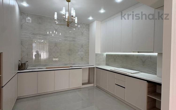 3-комнатная квартира · 102 м² · 1/8 этаж, 16-й мкр 35/1 за 43.9 млн ₸ в Актау — фото 2