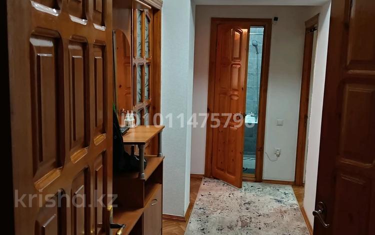 3-комнатная квартира · 70.2 м² · 1/5 этаж, Ислама Каримова д 62 62 за 73 млн ₸ в Алматы, Алмалинский р-н — фото 2