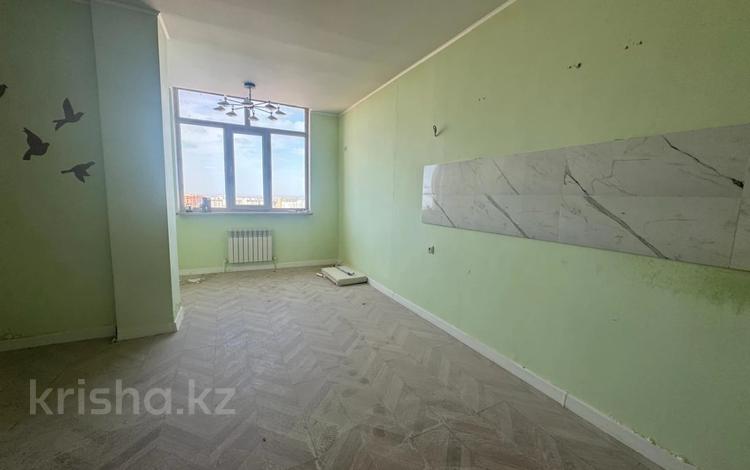 2-бөлмелі пәтер · 74.7 м² · 16/17 қабат, 17-й мкр 23, бағасы: 24 млн ₸ в Актау — фото 16