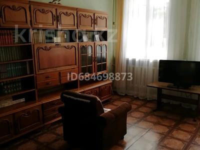 3-бөлмелі пәтер, 80 м², 1/3 қабат, Панфилова 22 — Старый город, бағасы: 12 млн 〒 в Темиртау